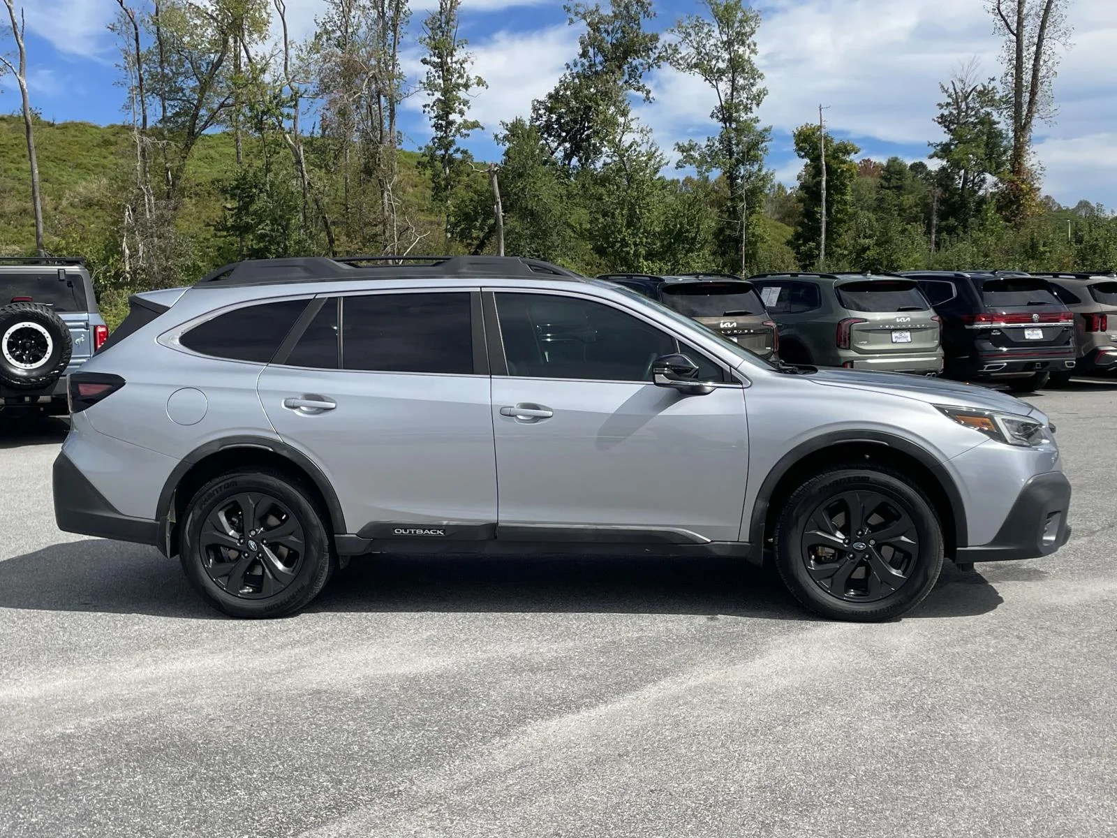 Used 2020 Ice Silver Metallic Subaru Onyx Edition XT image 28