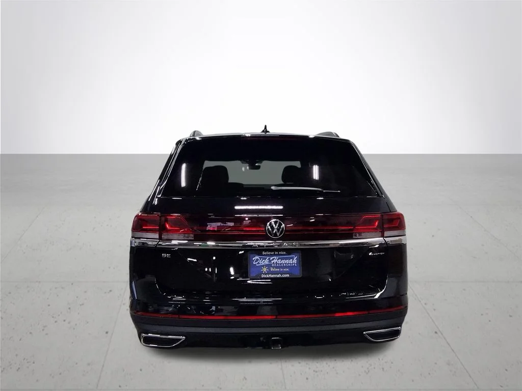 New 2026 Black Volkswagen 2.0T SE w/Technology image 11