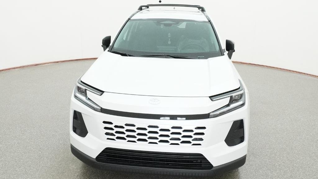 New 2026 Wind Chill Pearl Toyota XLE Premium image 4