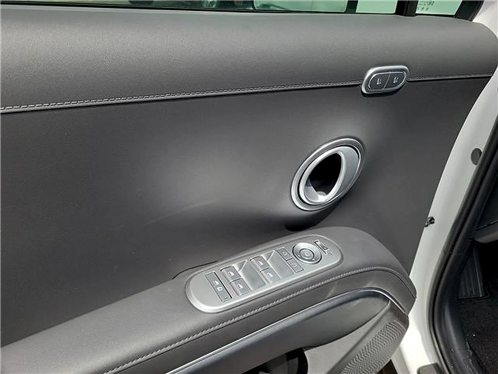 New 2026 White Hyundai SEL image 11