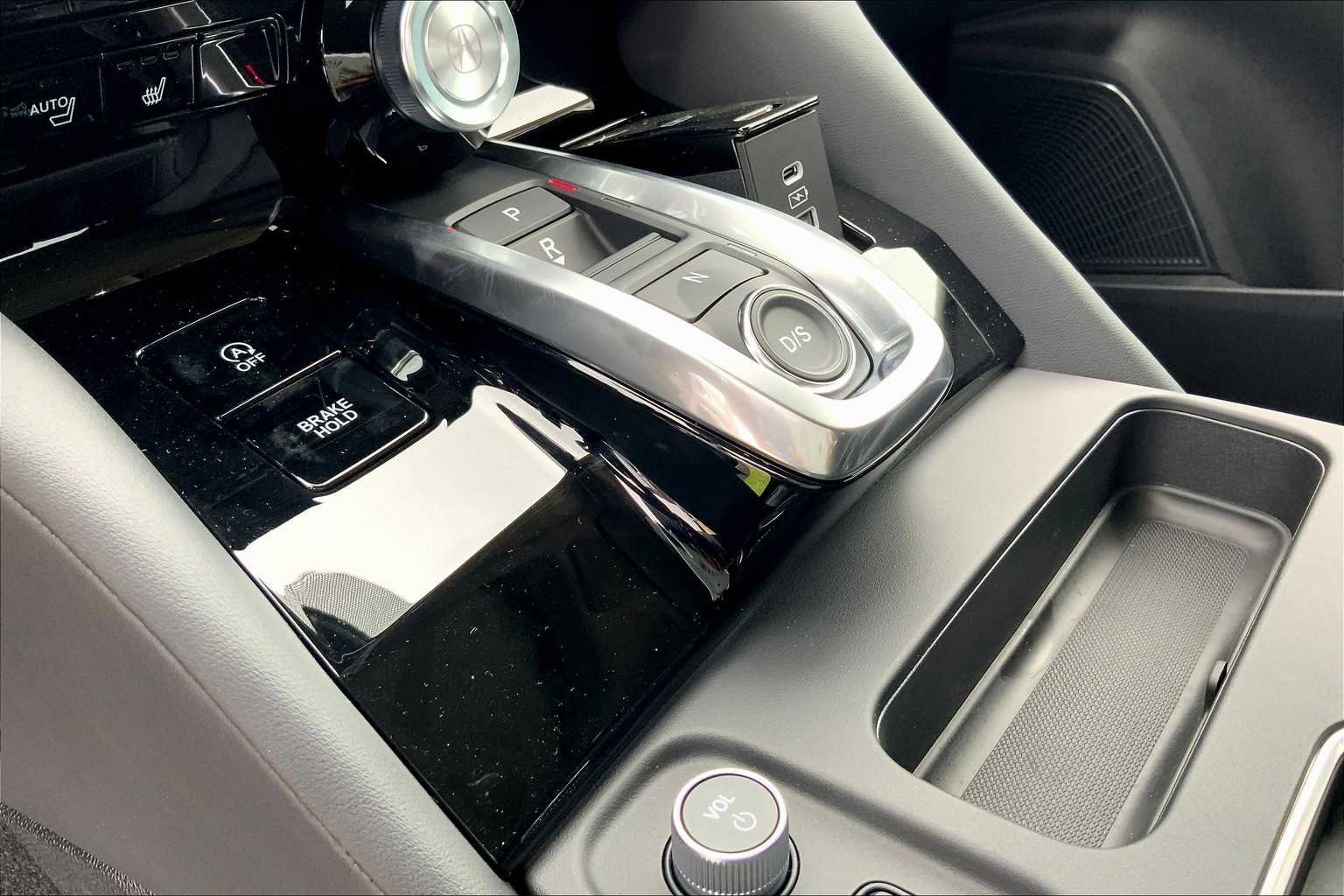 Used 2026 Platinum White Pearl Acura w/Technology Package image 19
