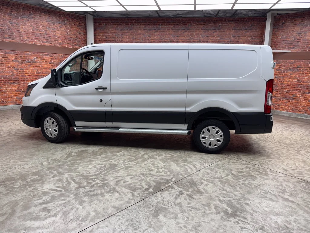 Certified Used 2025 Oxford White Ford Base image 2