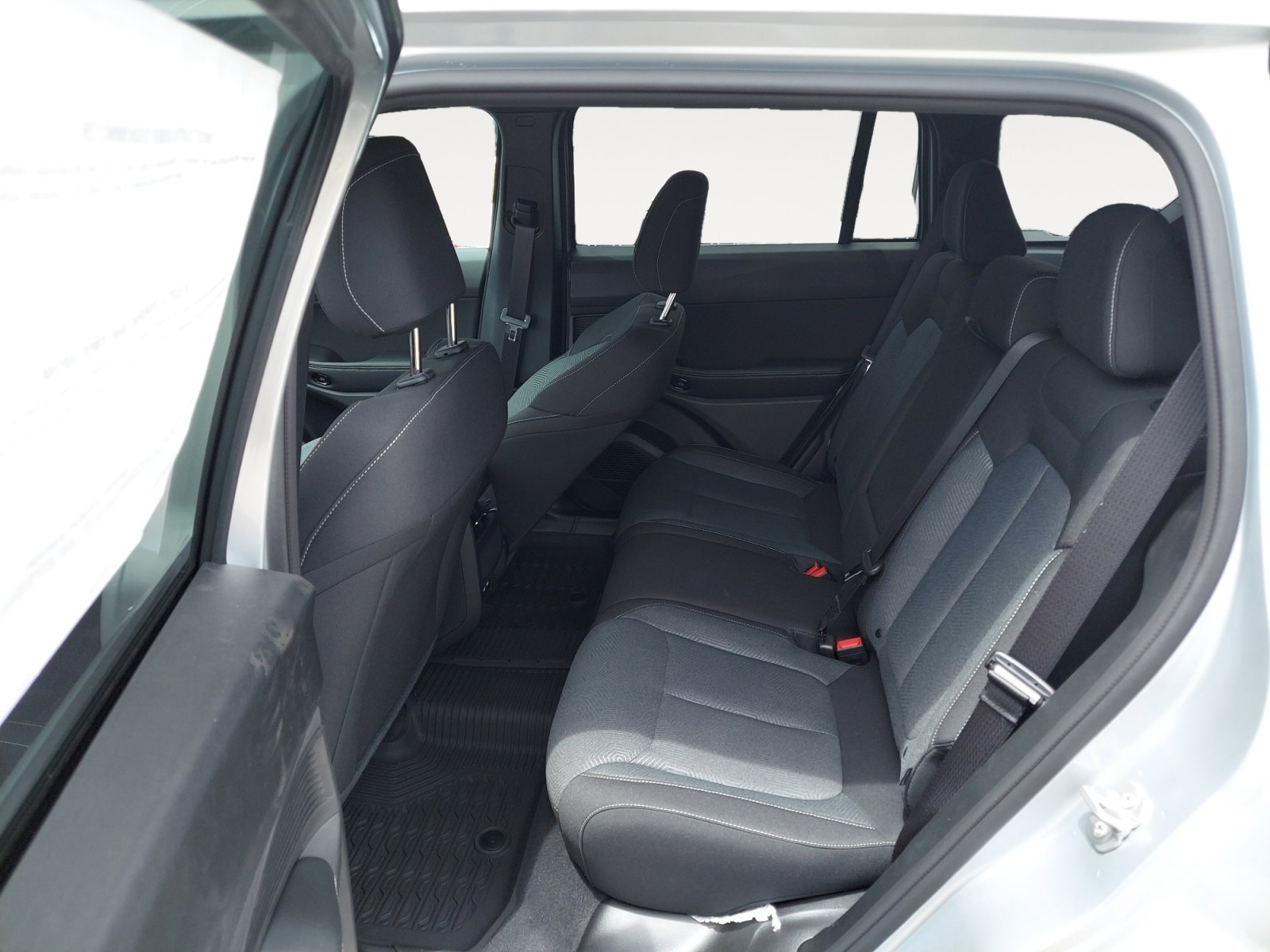 New 2026 Silver Zynith Clearcoat Jeep Laredo image 23