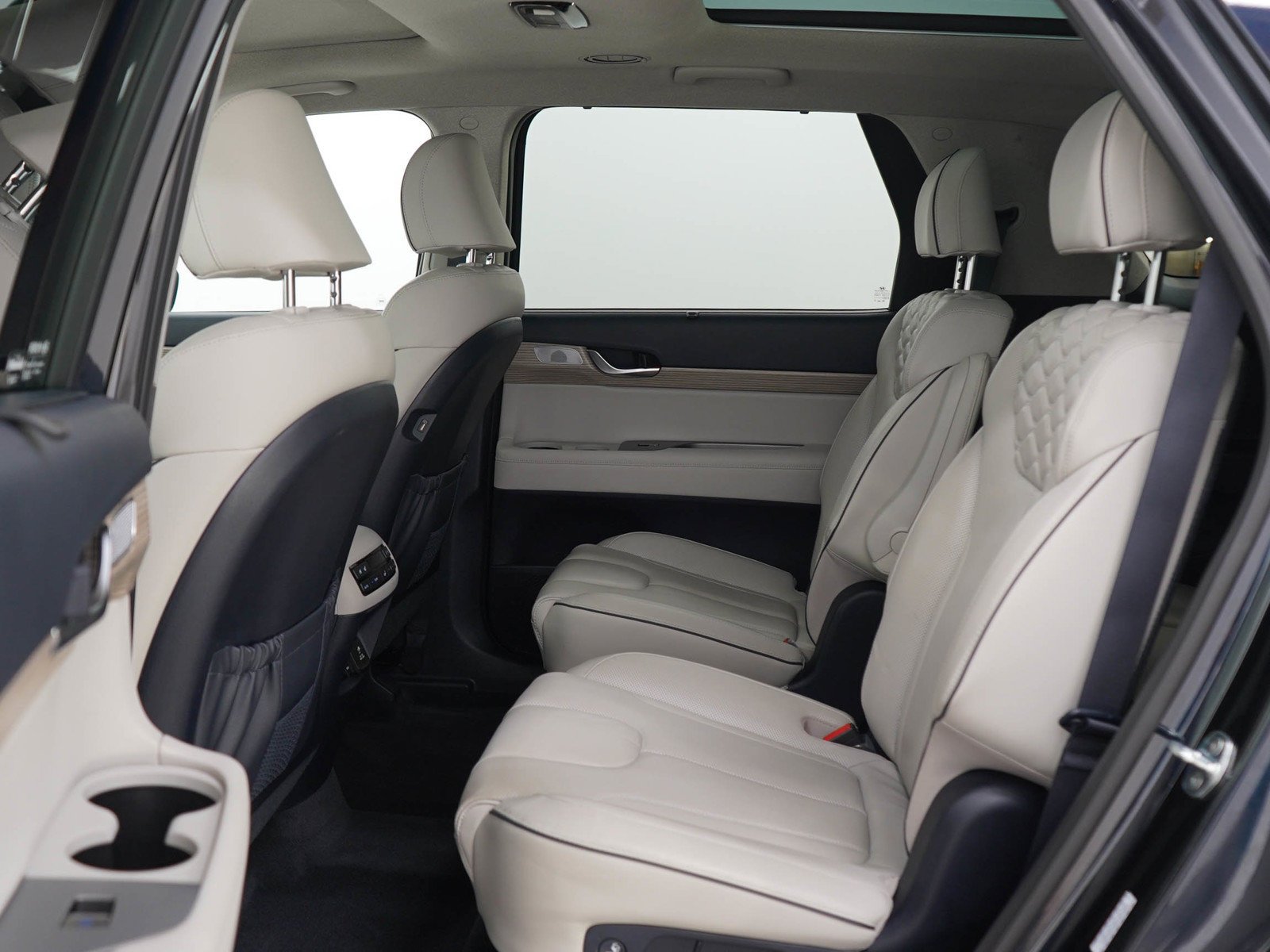 Certified Used 2022 Moonlight Cloud Hyundai Limited AWD image 19
