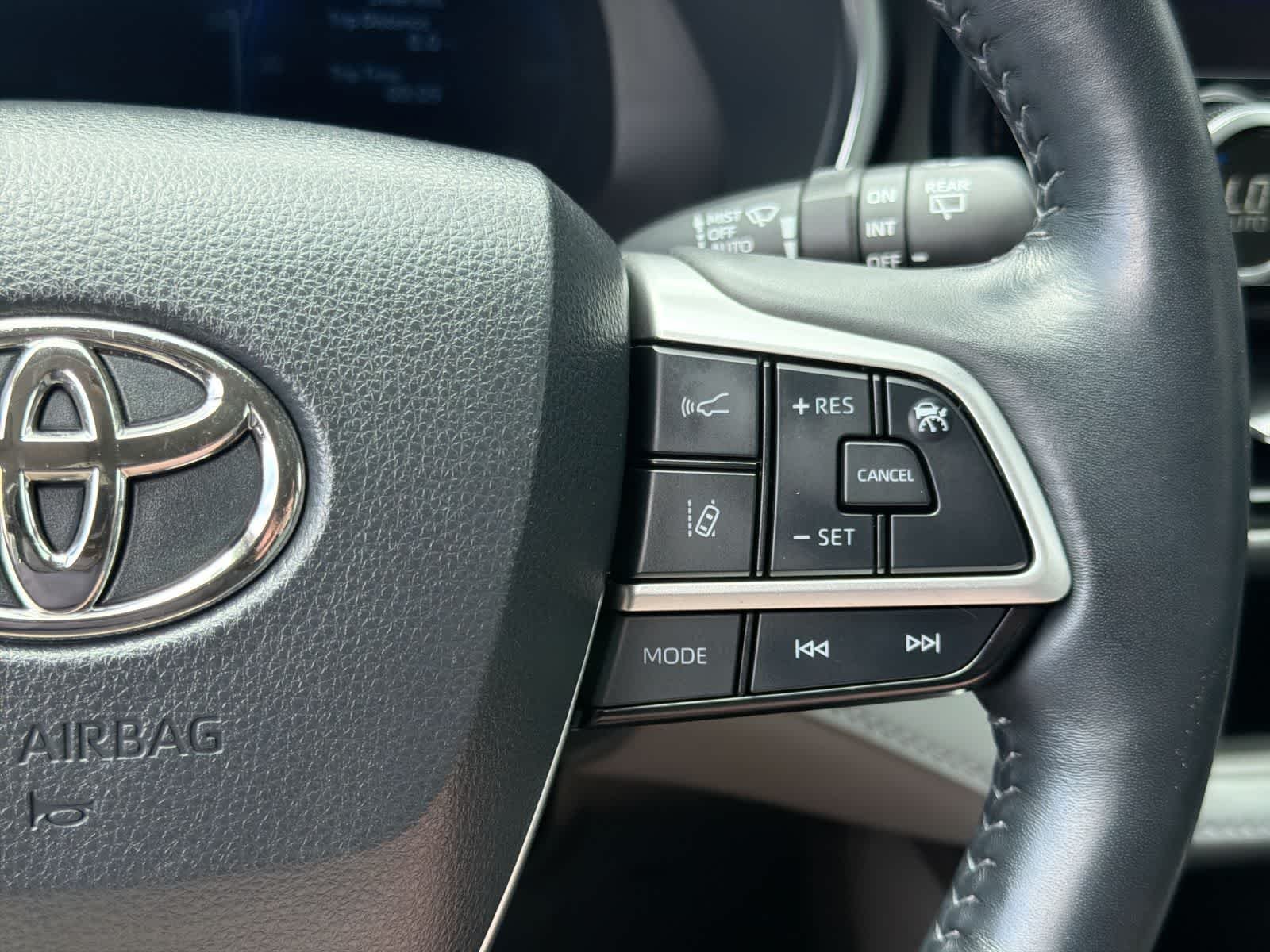 Used 2023 Wind Chill Pearl Toyota Platinum image 26