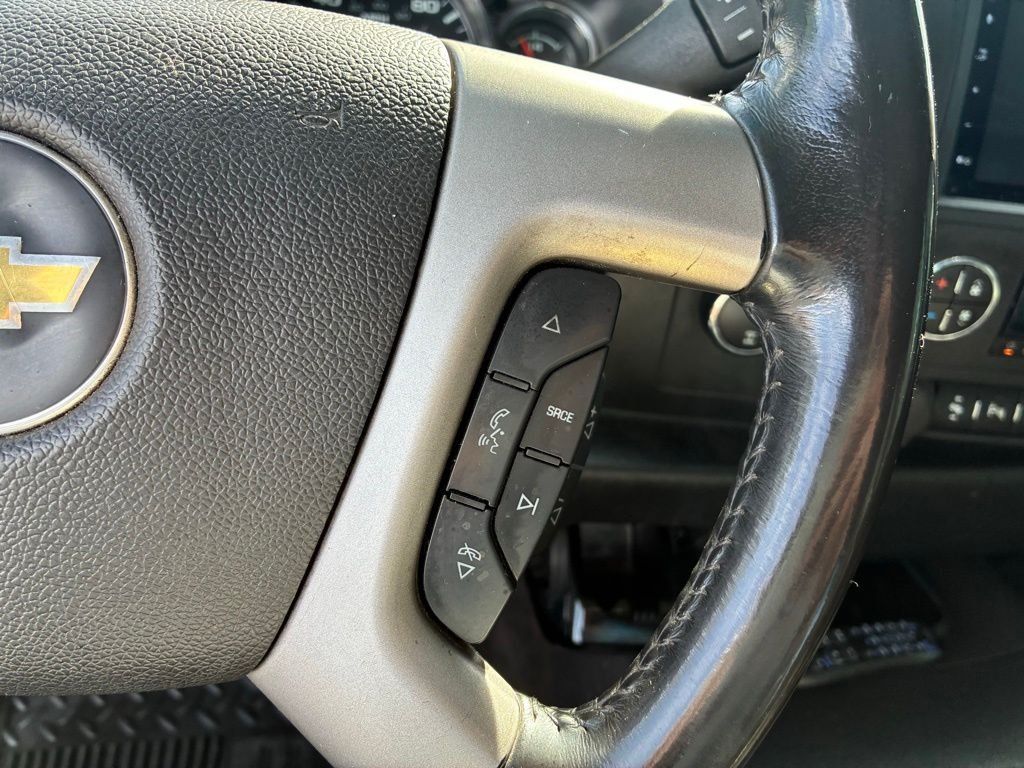 Used 2014 Silver Chevrolet LT image 17