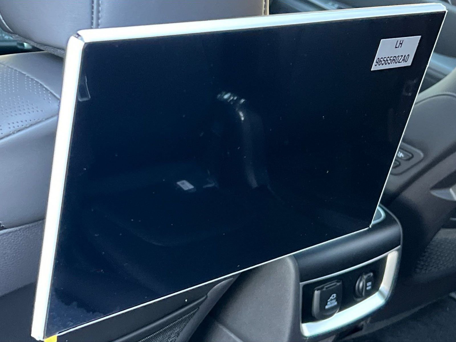 2025 Kia Carnival SX - Photo 15