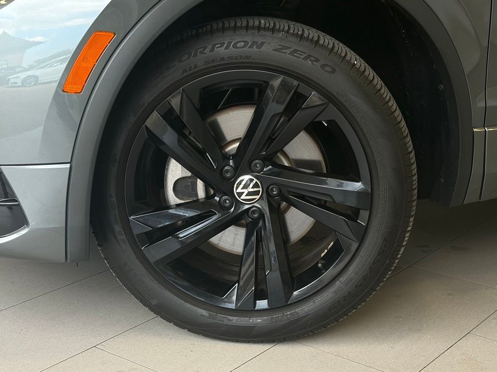 Certified Used 2024 Platinum Gray Metallic Volkswagen 2.0T SE R-Line Black image 3