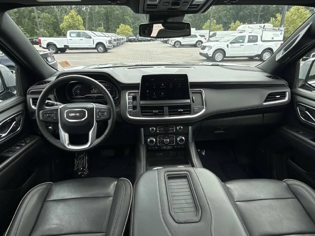 Used 2023 Silver GMC SLT image 27