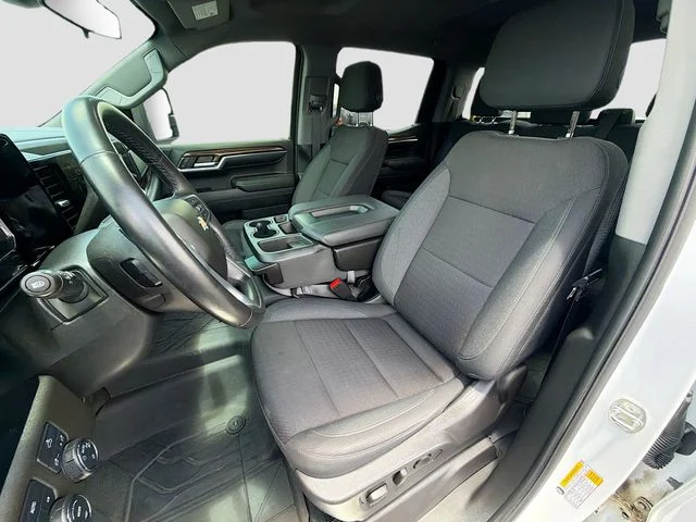 Used 2023 White Chevrolet LT image 22