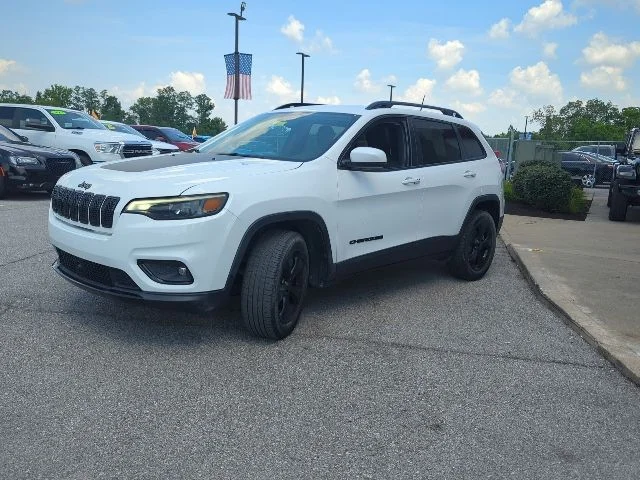 Certified Used 2021 White Jeep Latitude Plus image 5