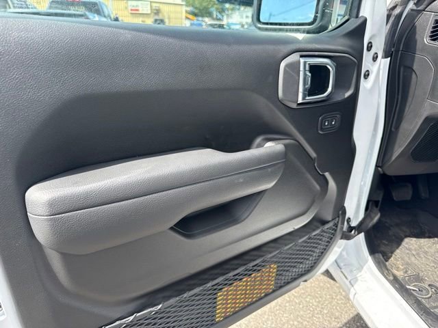New 2026 Bright White Clear-Coat Exterior Paint Jeep Sport image 13