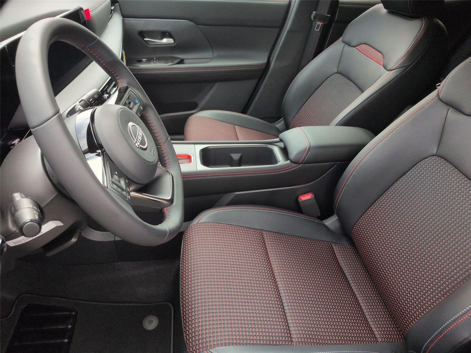New 2026 Gun Metallic / Scarlet Ember Tintcoat Two-tone Nissan SR image 17
