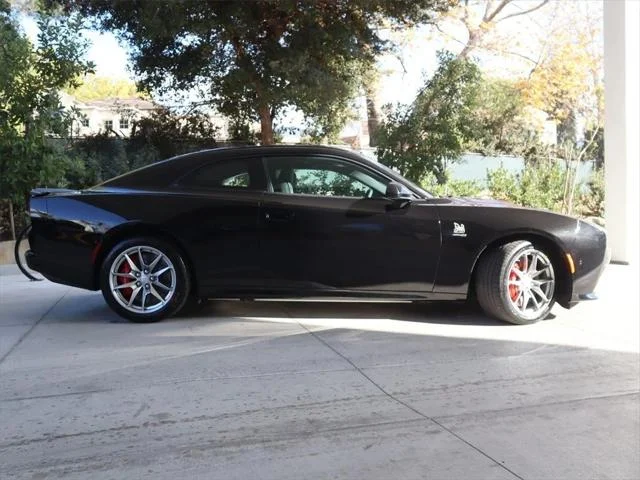 New 2025 Diamond Black Crystal Pearlcoat Dodge Scat Pack image 15