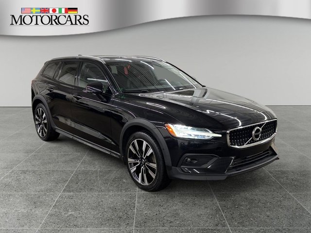 2022 Volvo V60 Cross Country T5