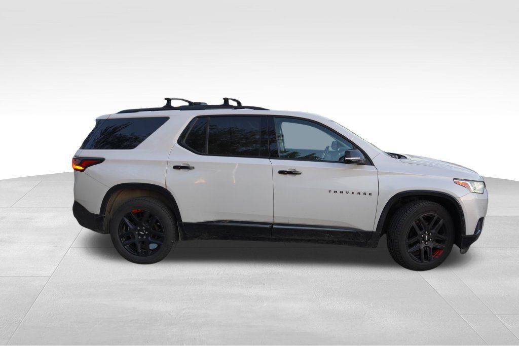 Used 2019 Chevrolet Traverse Premier with VIN 1GNEVKKW9KJ173539 for sale in Lakeville, MN