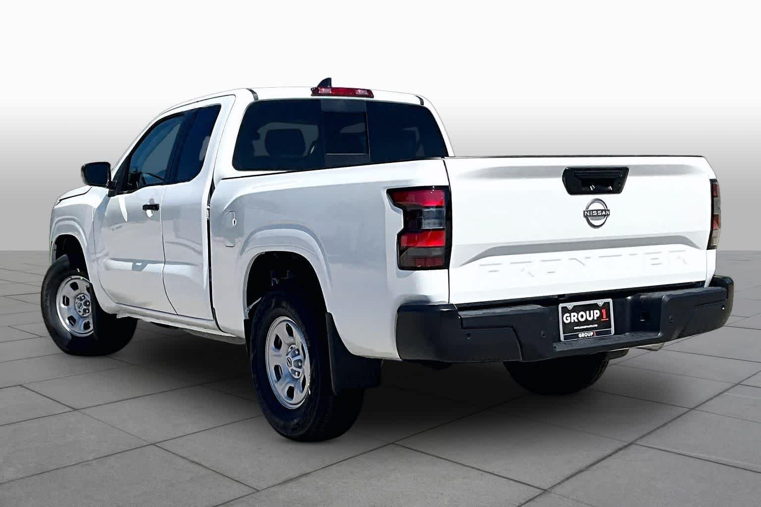 New 2026 Glacier White Nissan S image 7