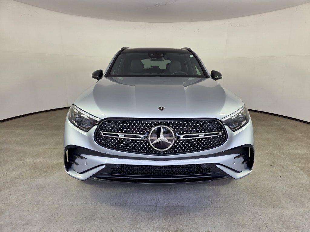 Used 2024 Silver Mercedes-Benz GLC 300 image 2