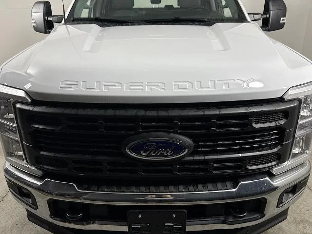 New 2026 Oxford White Ford F-250® XL image 31