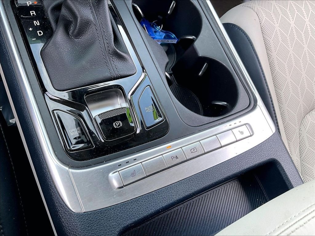 Used 2025 Snow White Pearl Kia EX image 32