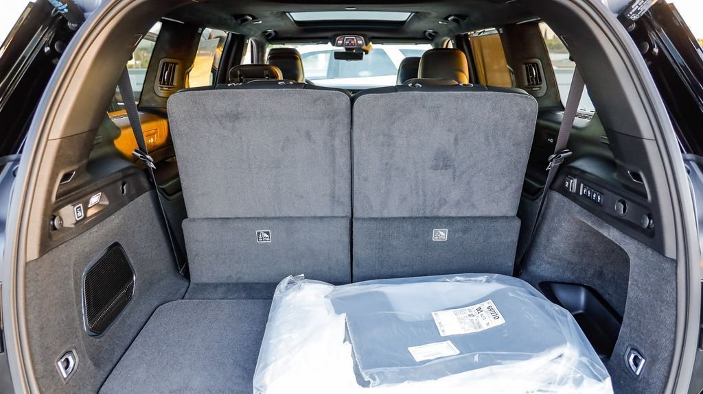 New 2026 Diamond Black Crystal Pearlcoat Jeep Summit image 31