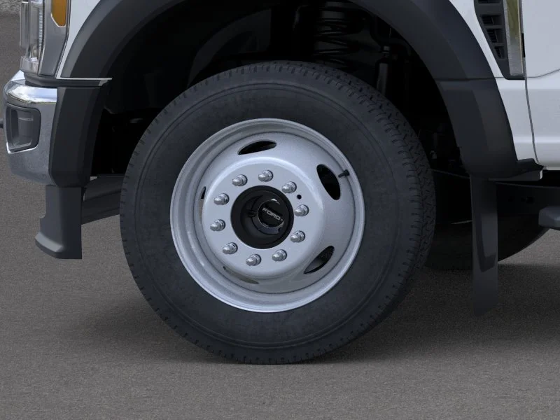 New 2026 Oxford White Ford F-550® XL image 19