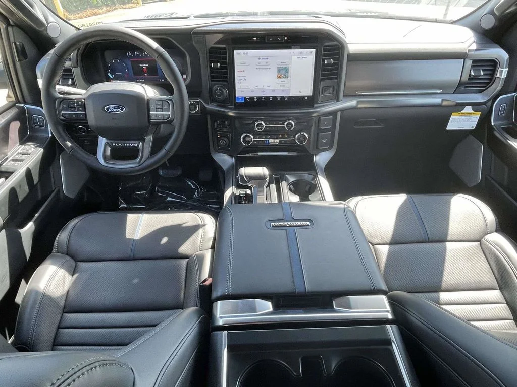 New 2025 Star White Metallic Tri-Coat Ford Platinum® image 11