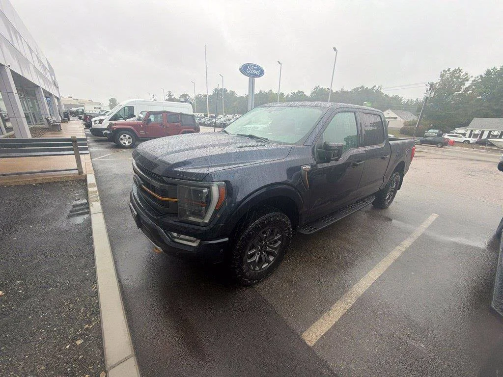 Used 2022 Blue Ford Tremor image 2
