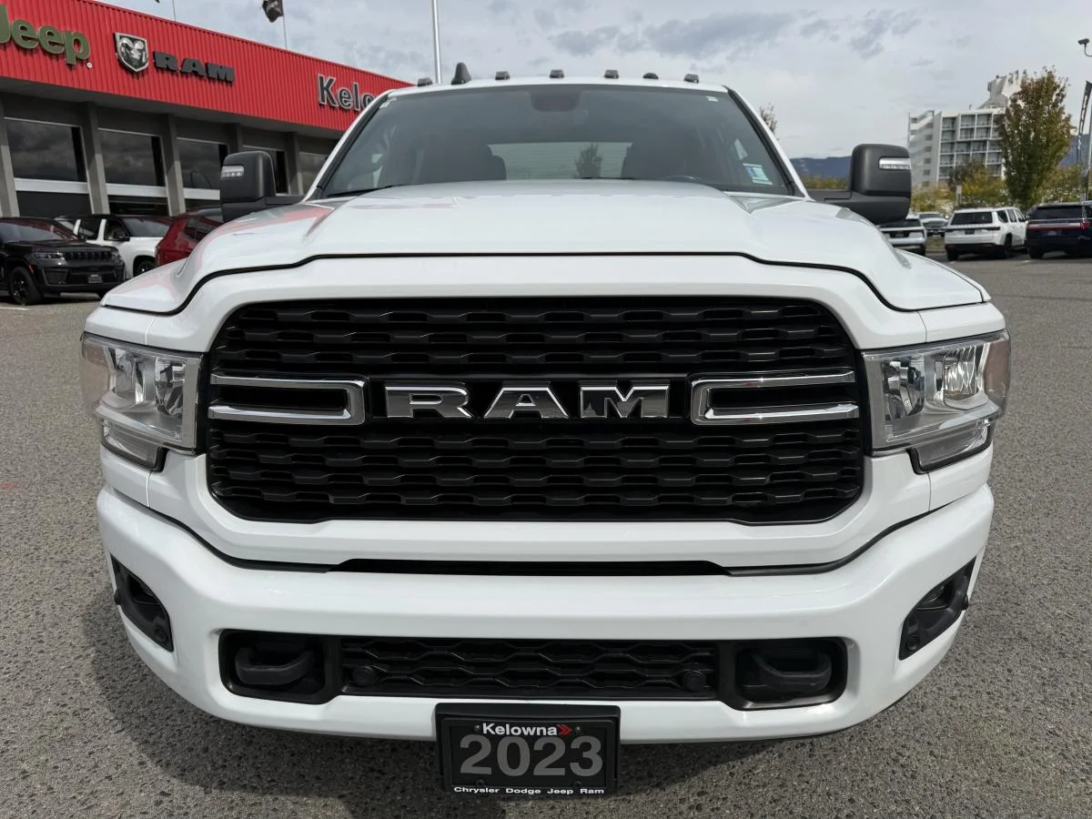 Used 2023 White RAM Big Horn image 2