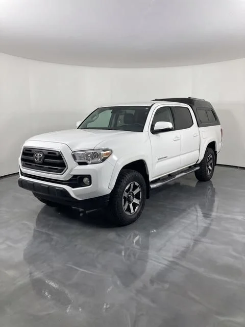 Used 2022 White Toyota SR5 image 2