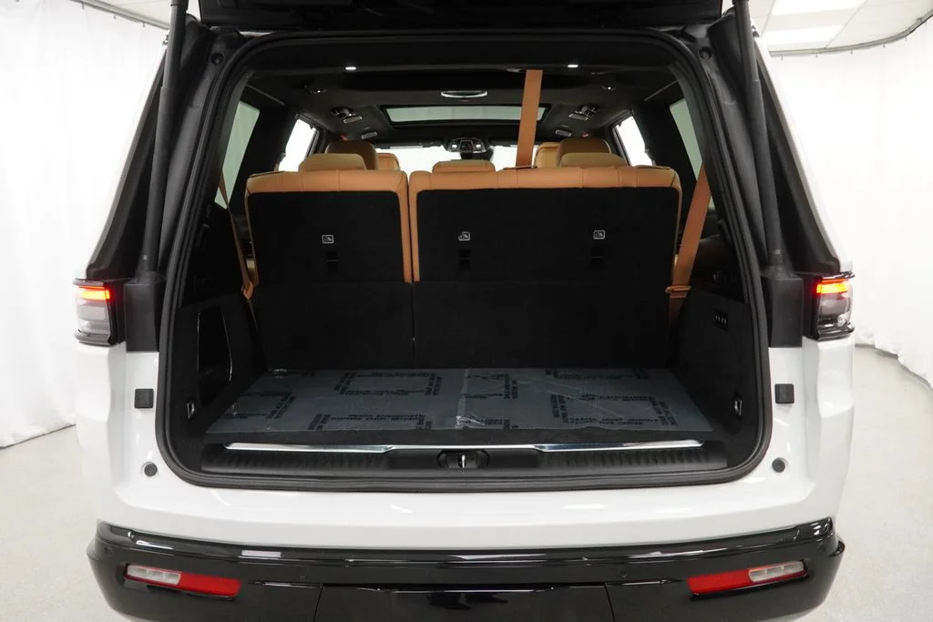 Used 2024 White Jeep Series III image 45
