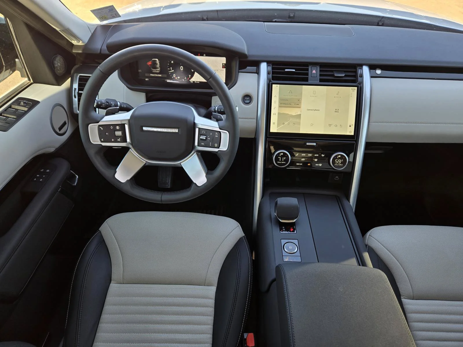 Certified Used 2025 Fuji White Land Rover S image 20