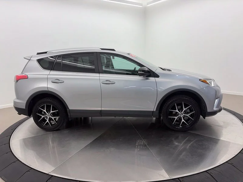 Used 2016 Toyota RAV4 SE with VIN 2T3JFREV0GW502492 for sale in Butler, PA