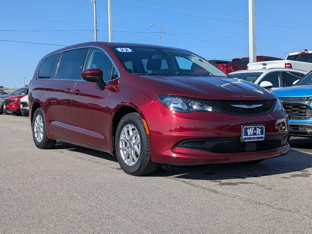 2022 Chrysler Voyager LX