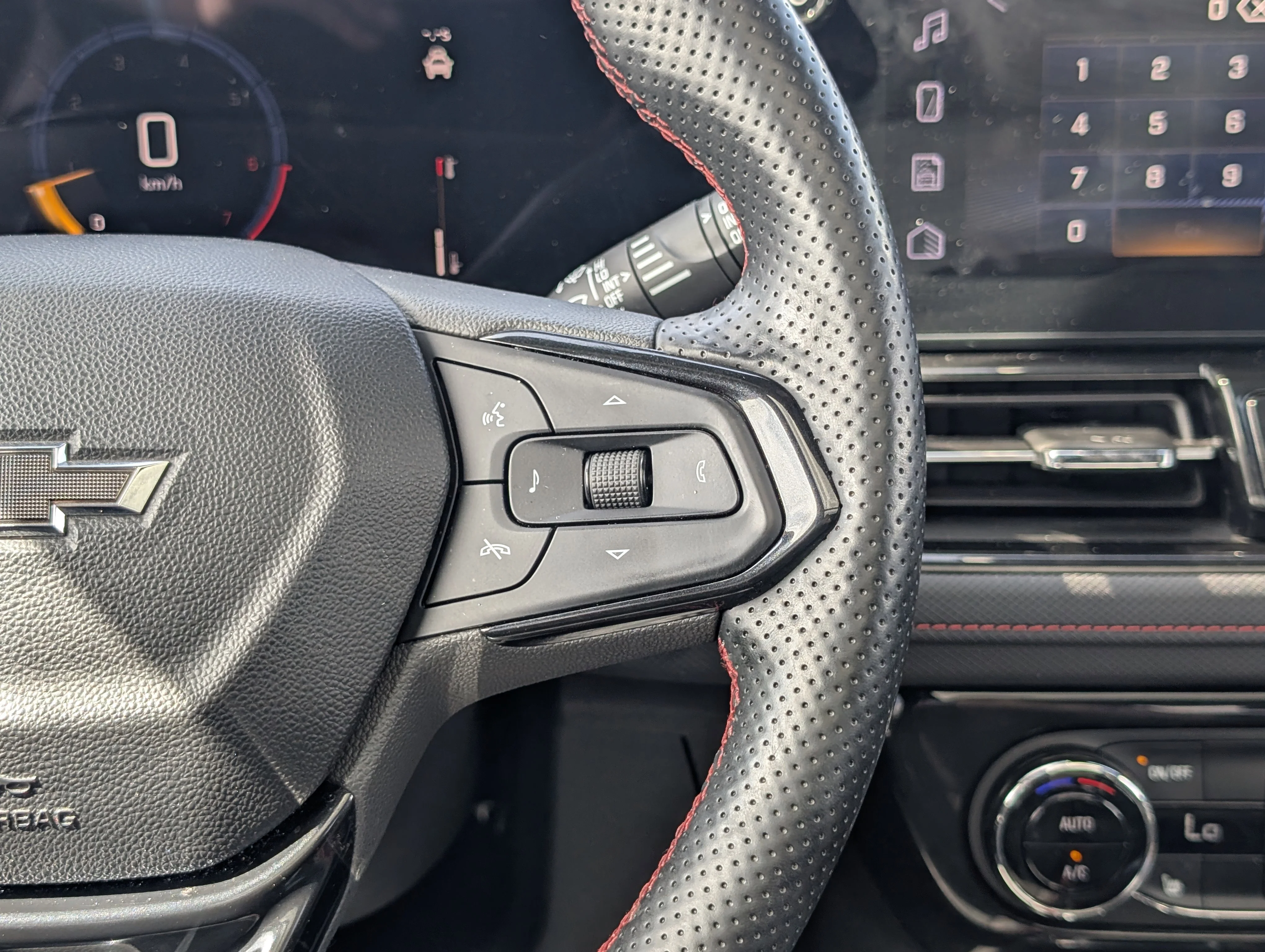 Used 2024 Summit White Chevrolet RS image 22