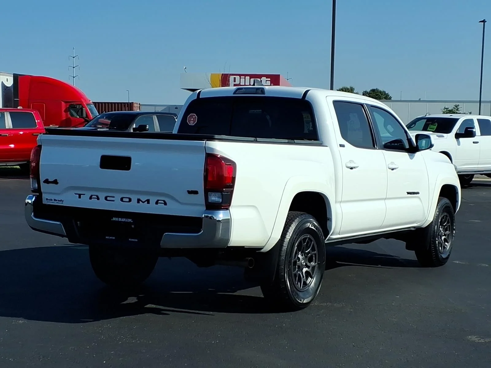 Used 2018 White Toyota  image 10
