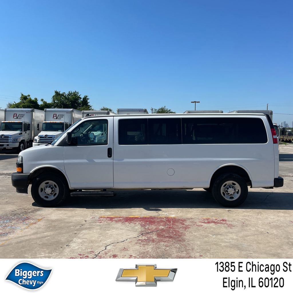 2023 Chevrolet Express 3500 LS Extended's photo