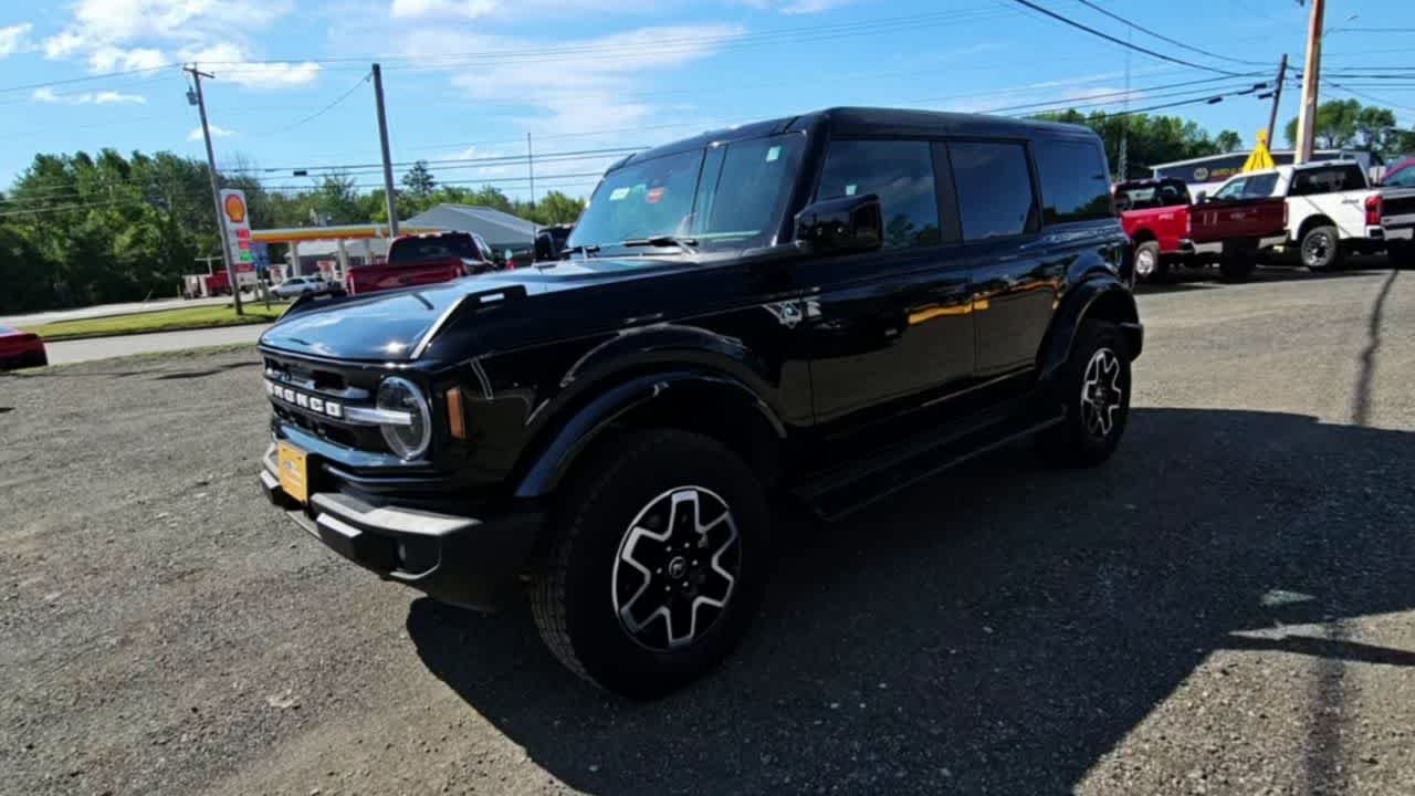 Certified Used 2025 Shadow Black Ford Outer Banks image 4