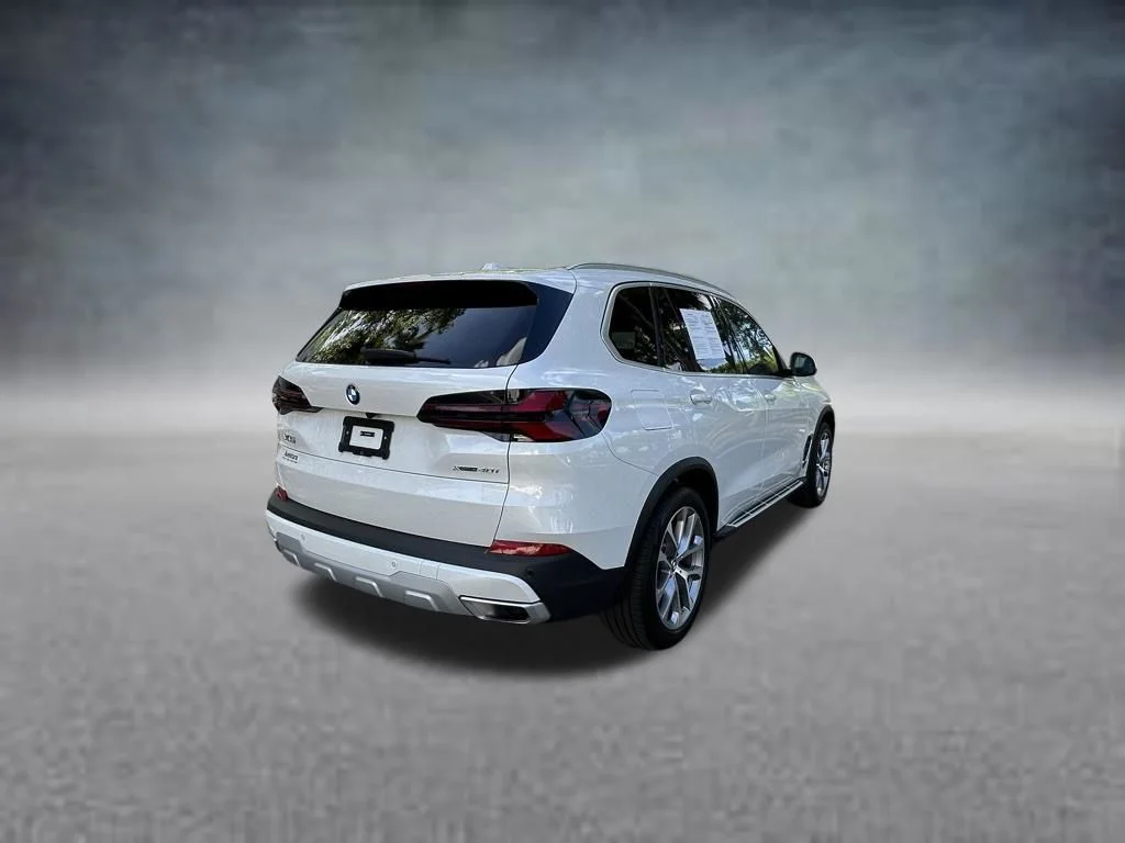 Used 2025 White BMW xDrive40i image 7