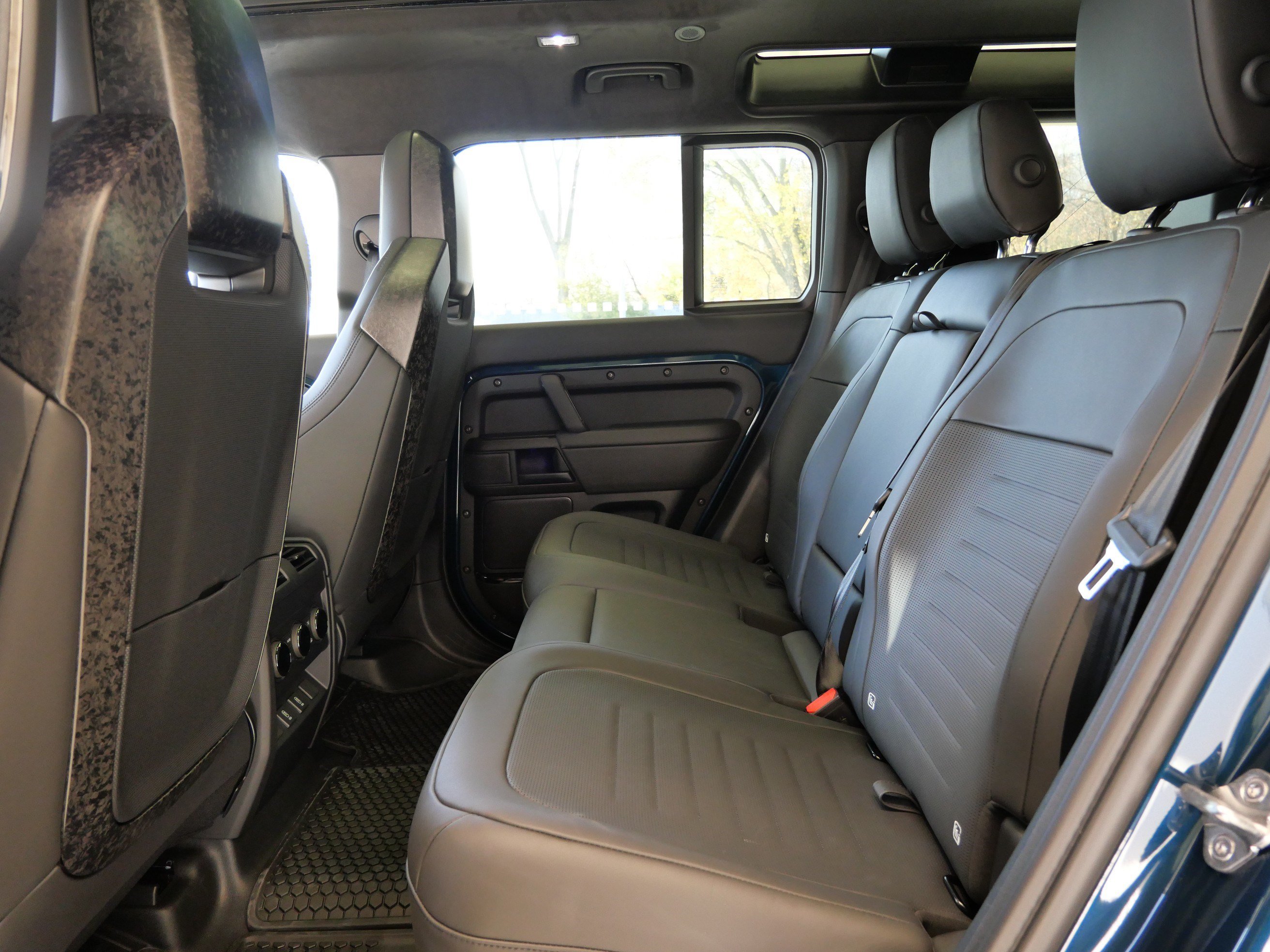 New 2026 Sargasso Blue Land Rover OCTA image 6