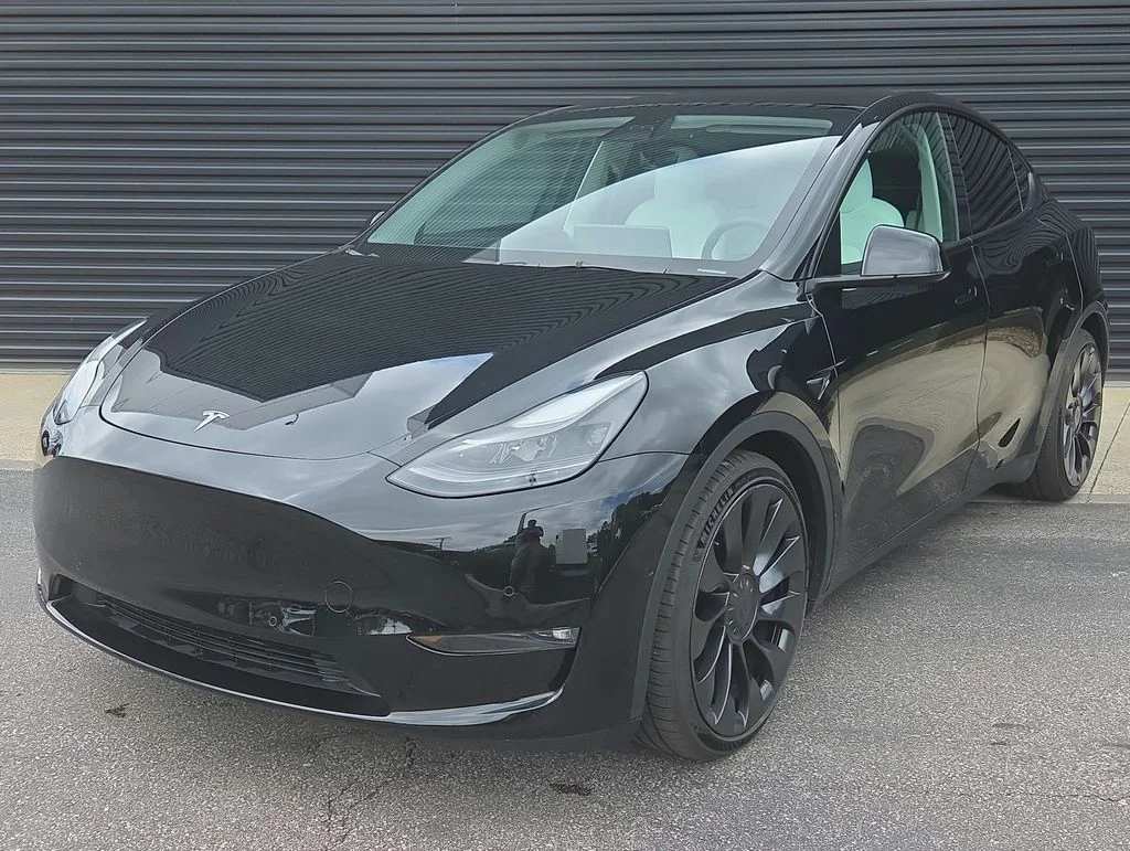 2022 Tesla Model Y Performance Dual Motor All-Wheel Drive's photo