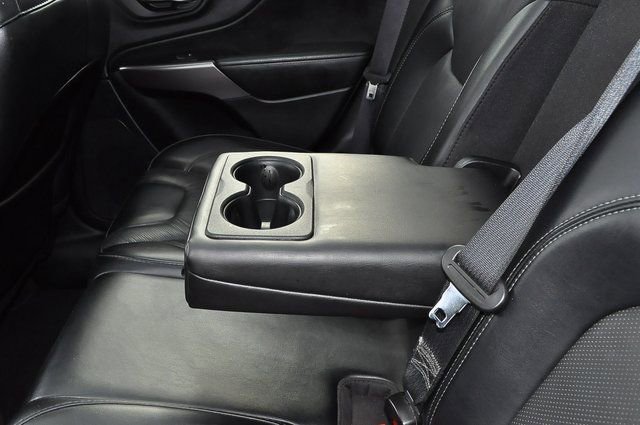 Used 2022 Gray Jeep Limited image 17