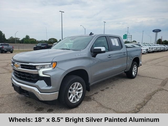 Used 2024 Gray Chevrolet LT image 17