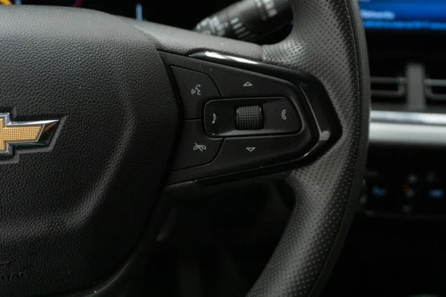 Used 2025 Cypress Gray Chevrolet LT image 28
