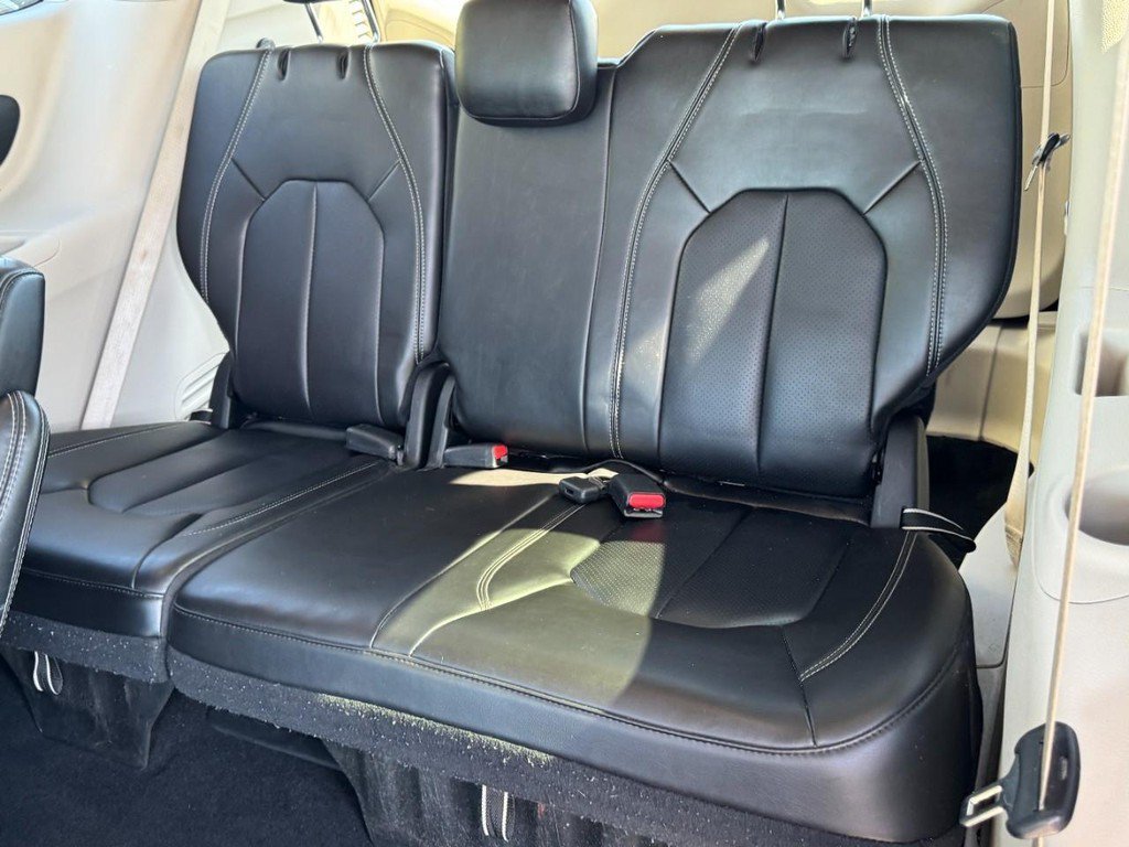 Used 2023 Black Chrysler Touring L image 11