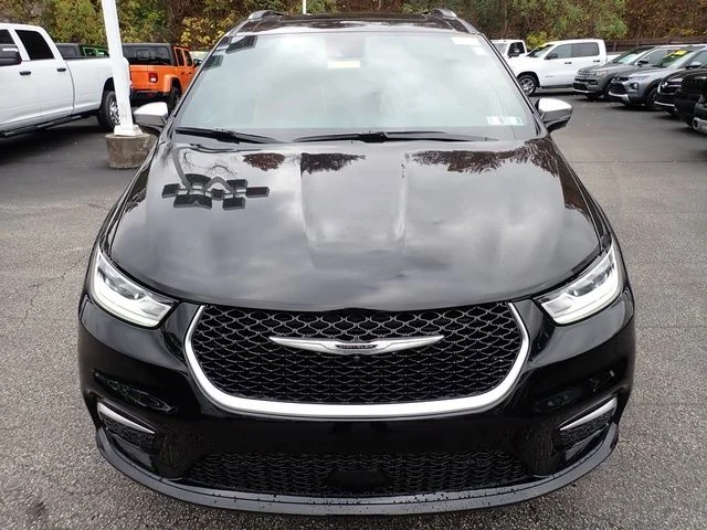 New 2026 Black Chrysler Pinnacle image 10