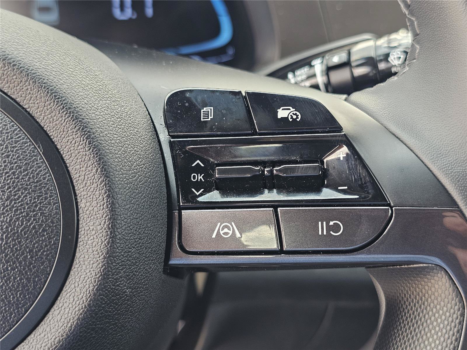 Used 2026 Abyss Black Hyundai SEL Sport image 19