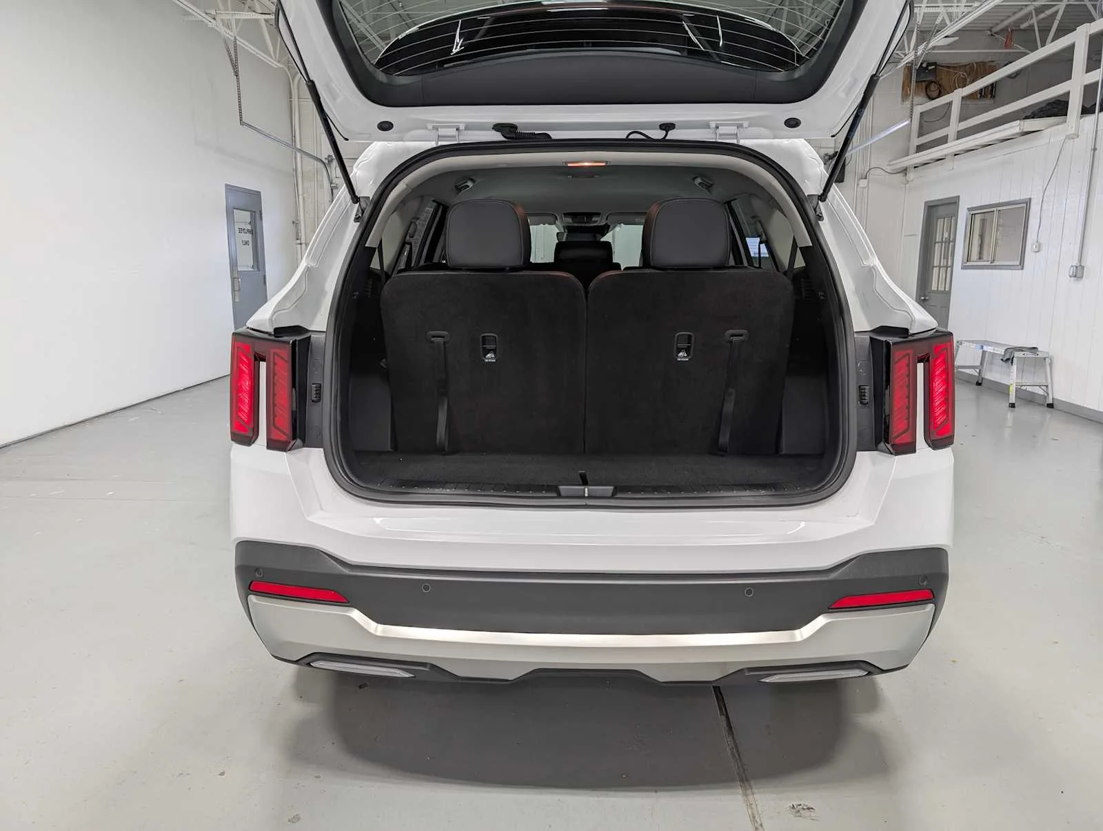 Used 2025 Glacial White Pearl Kia S image 43