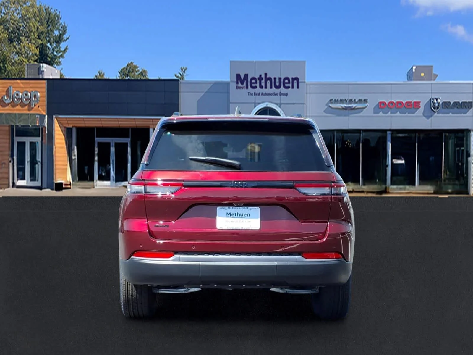 New 2026 Velvet Red Pearl-Coat Exterior Paint Jeep Laredo Altitude image 5