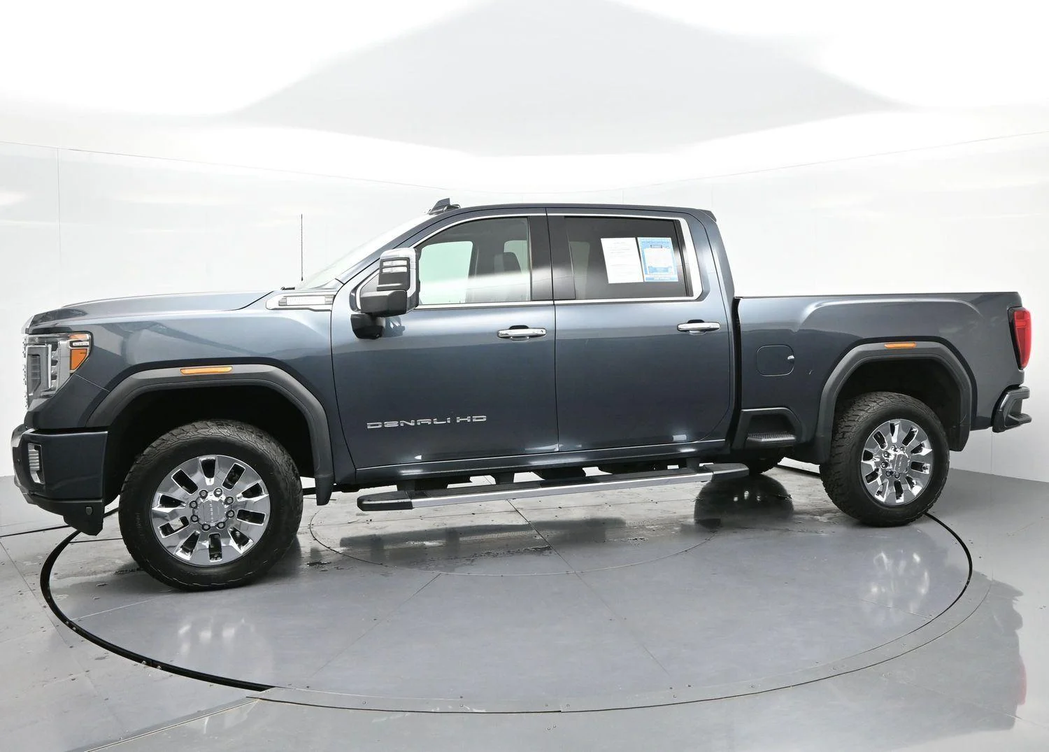 Used 2020 Dark Sky Metallic GMC Denali image 4